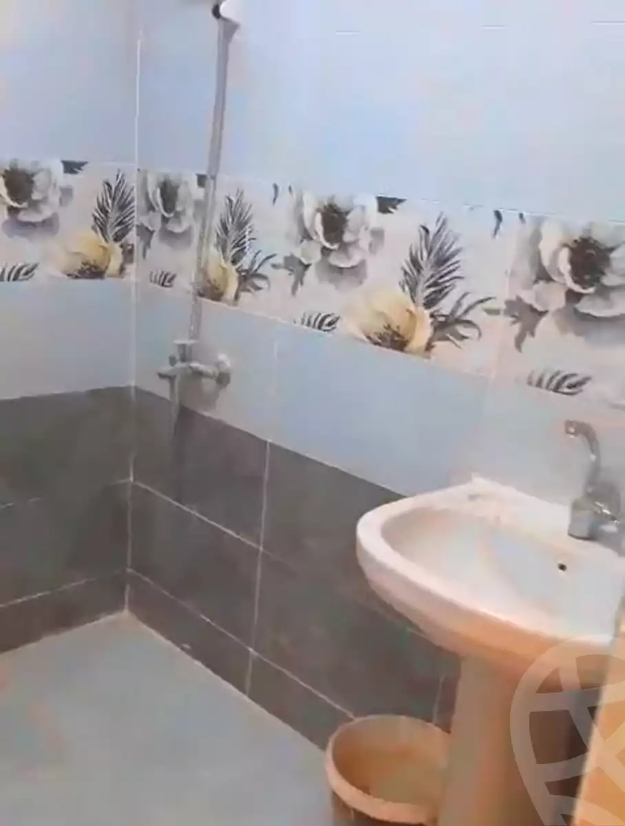 https://aqarmap.com.eg/ar/listing/6760390-for-sale-alexandria-l-jmy-lbytsh-ibrahim-othman-st