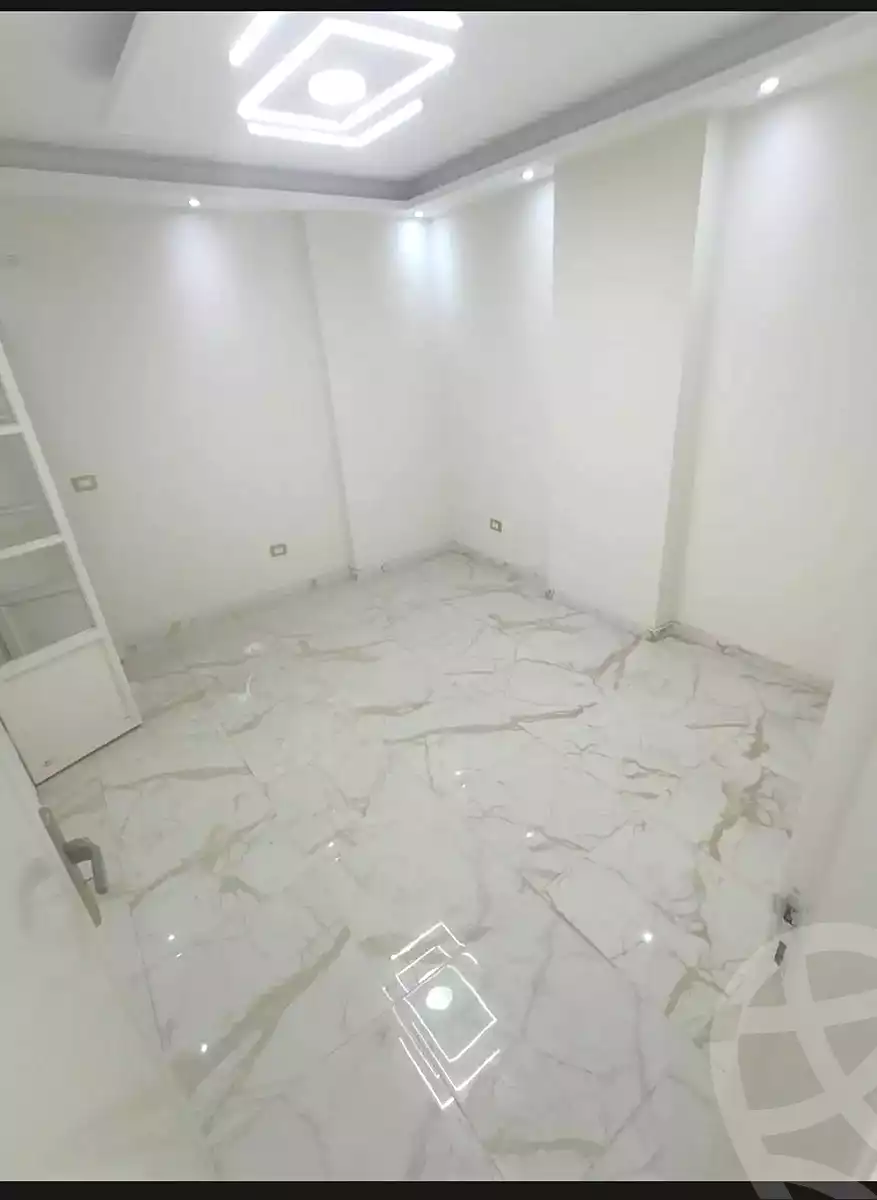 https://aqarmap.com.eg/ar/listing/6760808-for-sale-alexandria-miami-el-gaish-rd-st