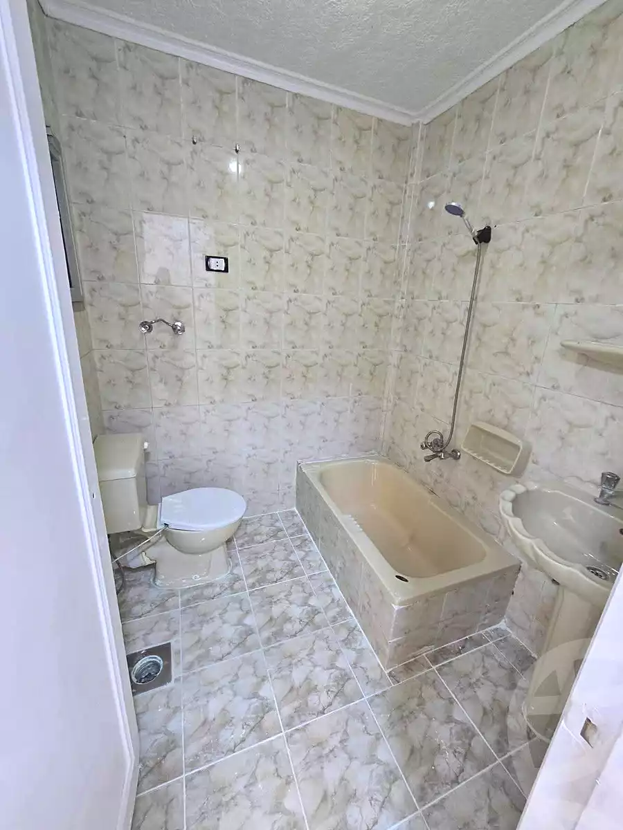 https://aqarmap.com.eg/en/listing/6761088-for-sale-alexandria-l-jmy-shataa-el-nakheel