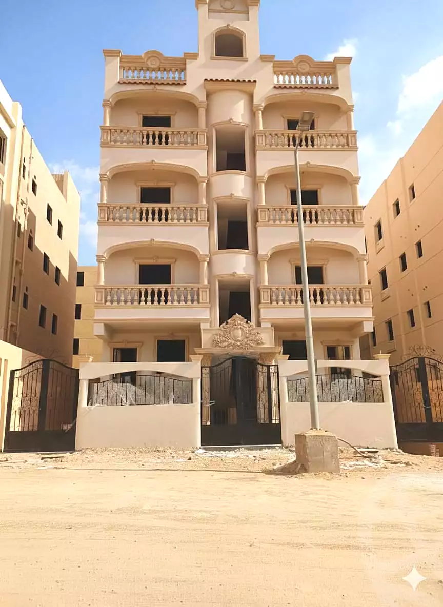 https://aqarmap.com.eg/ar/listing/6761496-for-sale-cairo-badr-city-hai-el-ashgar-featured-neighborhood-bait-el-watan
