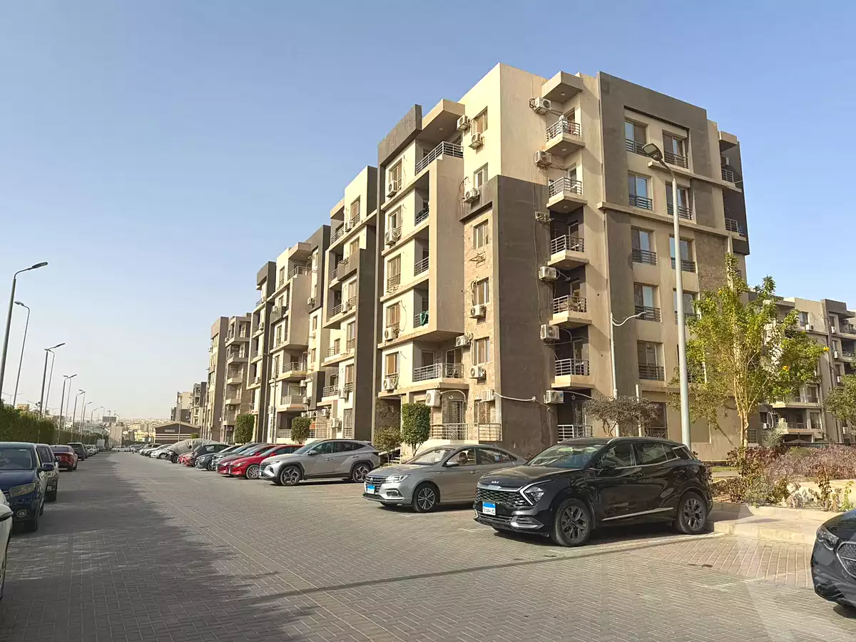 https://aqarmap.com.eg/en/listing/6763894-for-sale-cairo-el-sheikh-zayed-city-compounds-jn-1