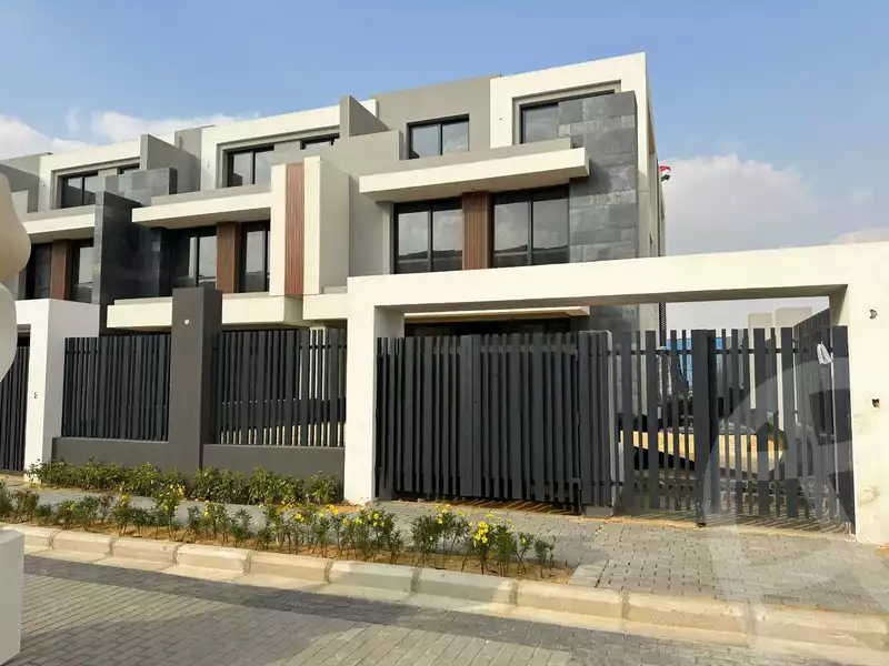https://aqarmap.com.eg/en/listing/6764406-for-sale-cairo-new-cairo-compounds-el-patio-town-compound-la-vista