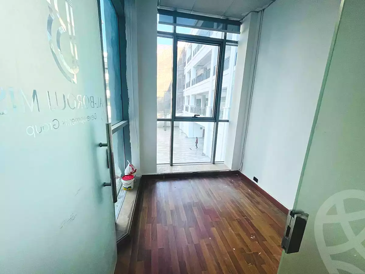 https://aqarmap.com.eg/en/listing/6766784-for-sale-cairo-new-cairo-compounds-top-90-mall