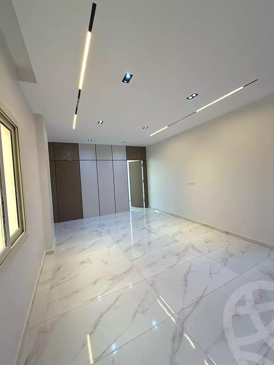 https://aqarmap.com.eg/ar/listing/6766873-for-sale-cairo-6th-of-october-el-ahyaa-neighborhood-3rd
