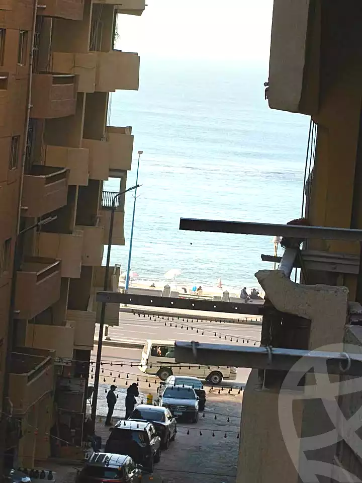 https://aqarmap.com.eg/ar/listing/6768025-for-sale-alexandria-el-asafra-l-sfr-bhry