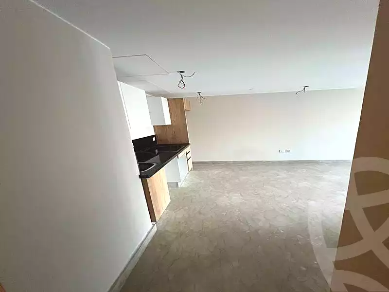 https://aqarmap.com.eg/ar/listing/6768696-for-sale-cairo-el-sheikh-zayed-city-compounds-zyd-wr-llttwyr-z-tower