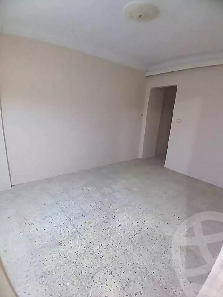 https://aqarmap.com.eg/en/listing/6770389-for-rent-alexandria-ganaklis-shr-mrtdy-bsh