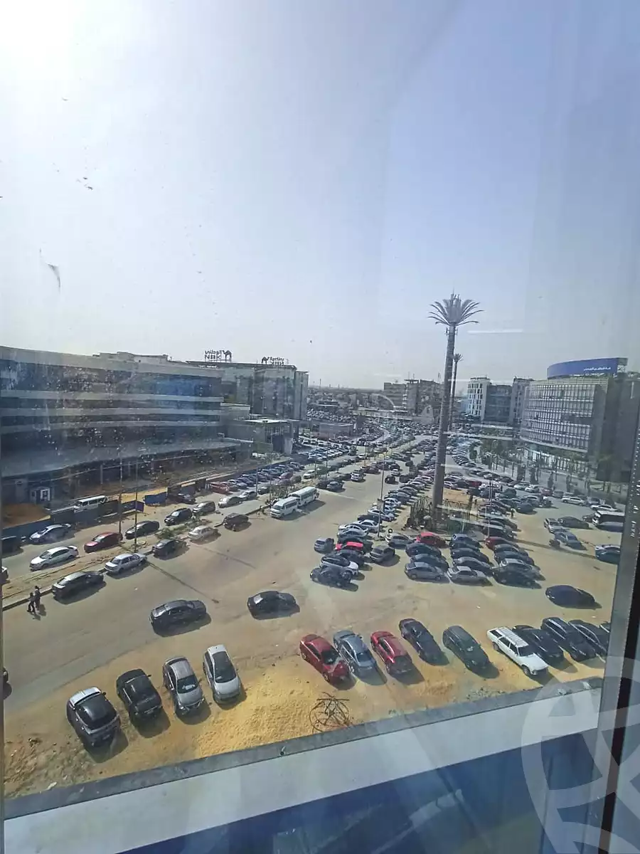 https://aqarmap.com.eg/ar/listing/6771664-for-rent-cairo-new-cairo-compounds-krnyl-byzns-hb-fyks-llttwyr-l-qry