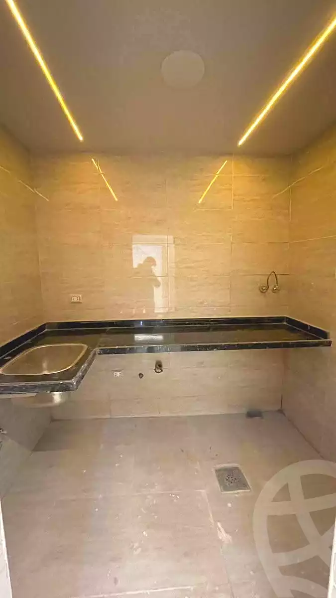 https://aqarmap.com.eg/ar/listing/6773701-for-sale-alexandria-l-jmy-lbytsh-ibrahim-othman-st