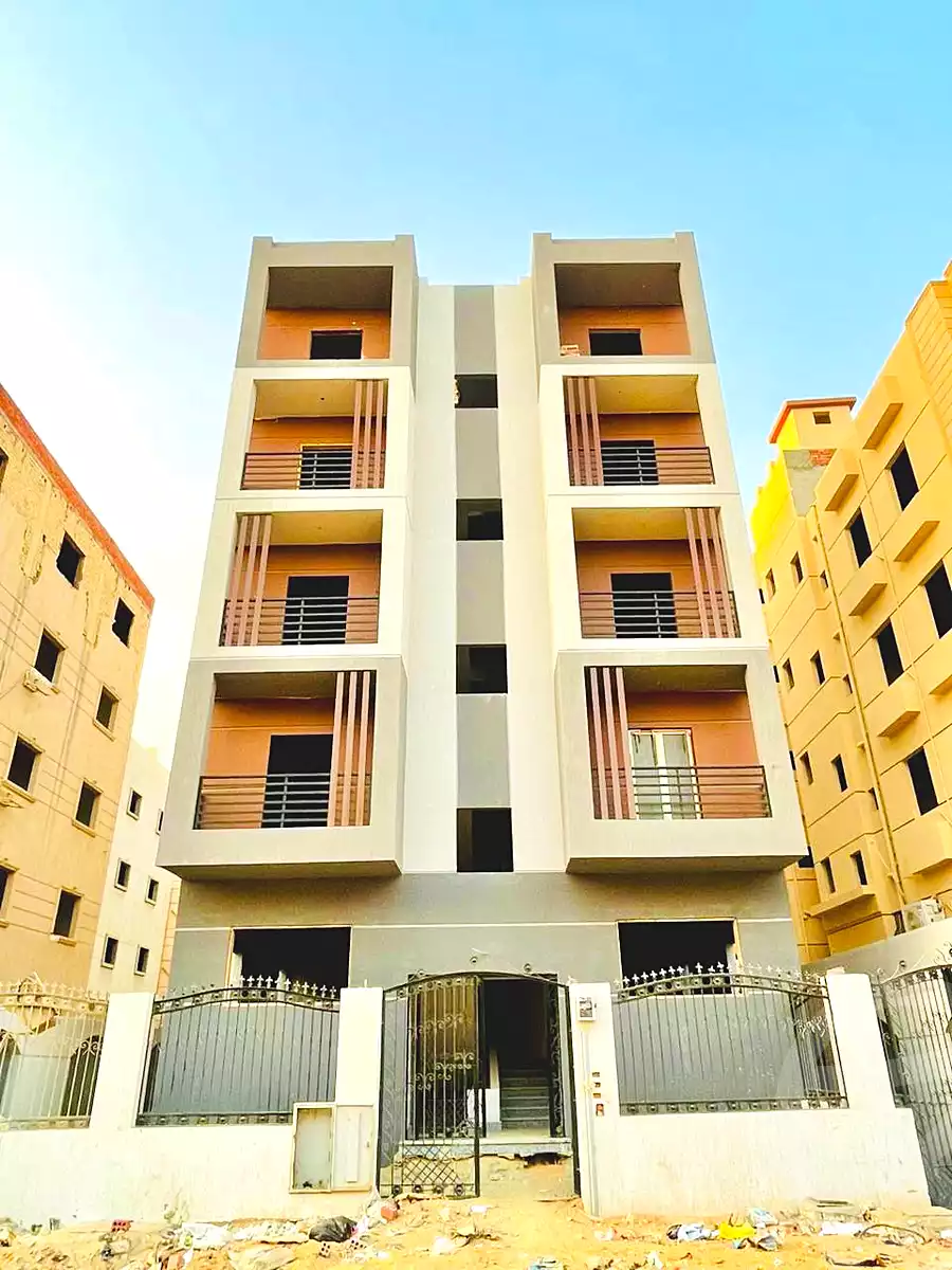 https://aqarmap.com.eg/ar/listing/6776014-for-sale-cairo-6th-of-october-el-tawsaat-el-shamalya-hy-2000-qt