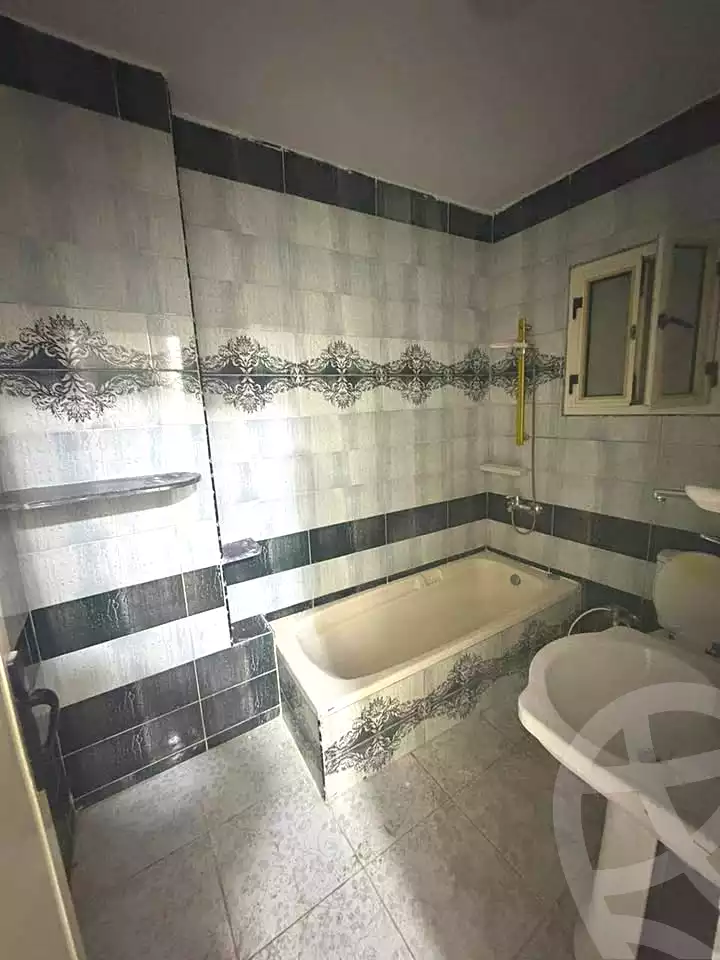 https://aqarmap.com.eg/ar/listing/6779213-for-sale-alexandria-l-jmy-lbytsh-khalil-ballw-st