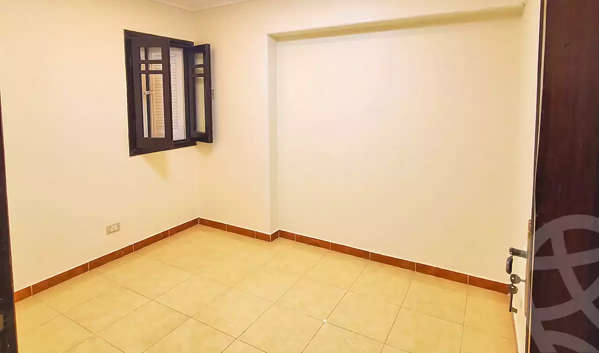 https://aqarmap.com.eg/en/listing/6781428-for-sale-alexandria-sydy-bshr-sydy-bshr-bhry-street-16