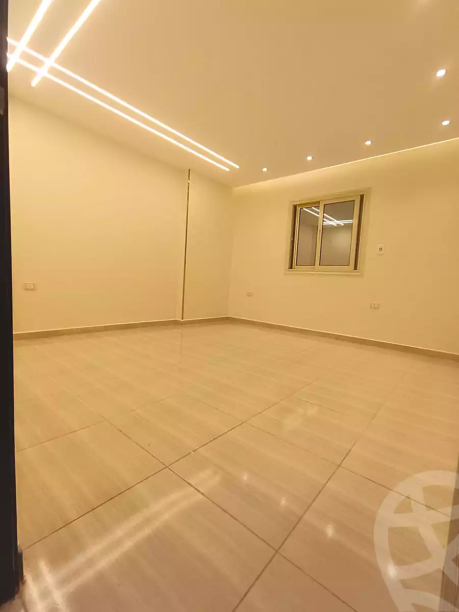 https://aqarmap.com.eg/ar/listing/6782036-for-sale-cairo-6th-of-october-el-ahyaa-neighborhood-2nd-divided-from-al-kafrawei-st