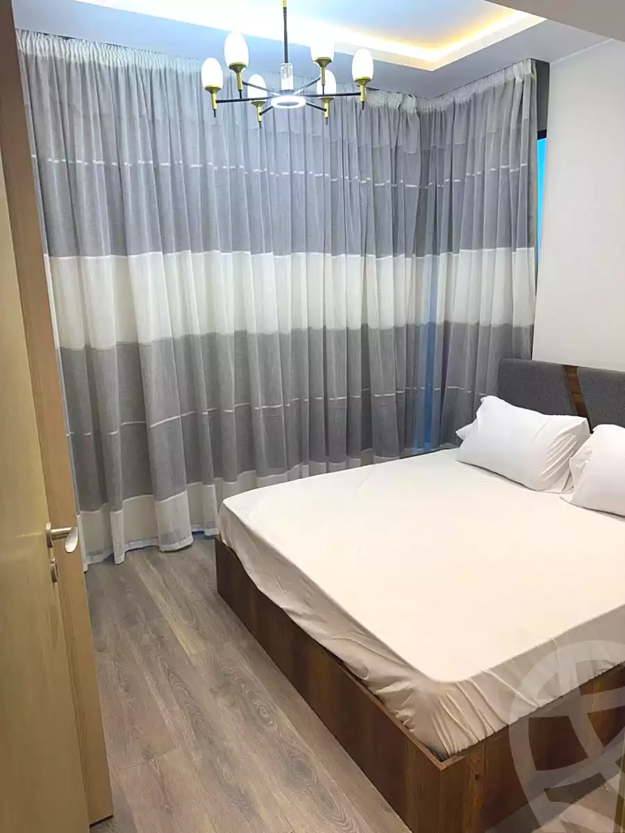 https://aqarmap.com.eg/ar/listing/6782553-for-sale-cairo-el-sheikh-zayed-city-compounds-zyd-wr-llttwyr-park-towers-zed-el-sheikh-zayed-compound