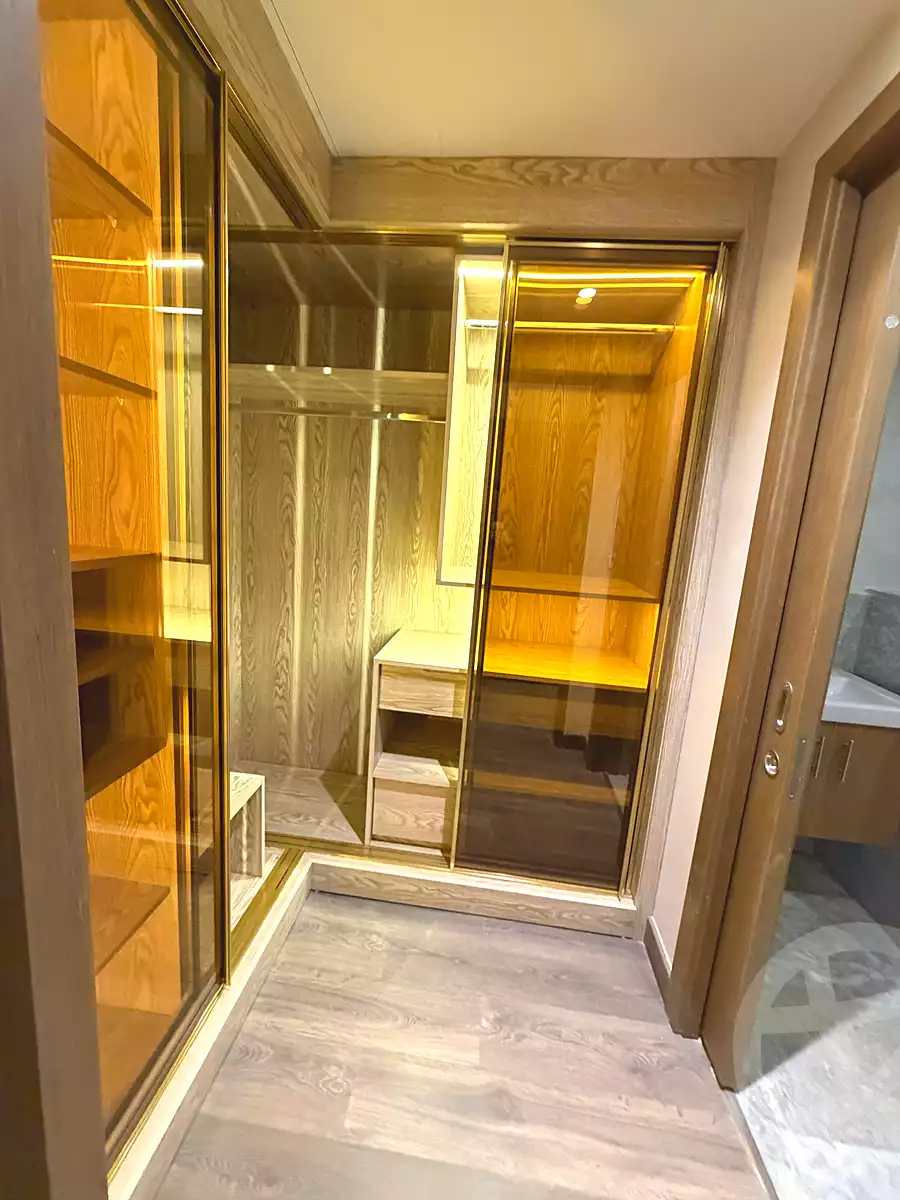 https://aqarmap.com.eg/ar/listing/6782553-for-sale-cairo-el-sheikh-zayed-city-compounds-zyd-wr-llttwyr-park-towers-zed-el-sheikh-zayed-compound