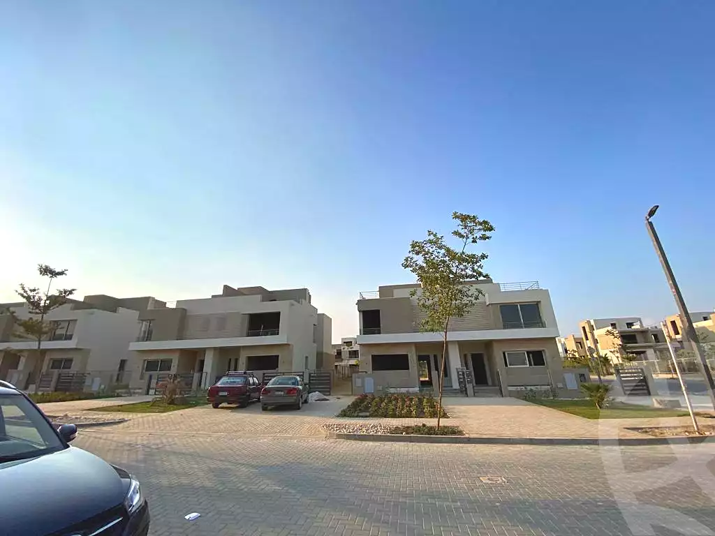 https://aqarmap.com.eg/en/listing/6782893-for-sale-cairo-6th-of-october-compounds-the-crown