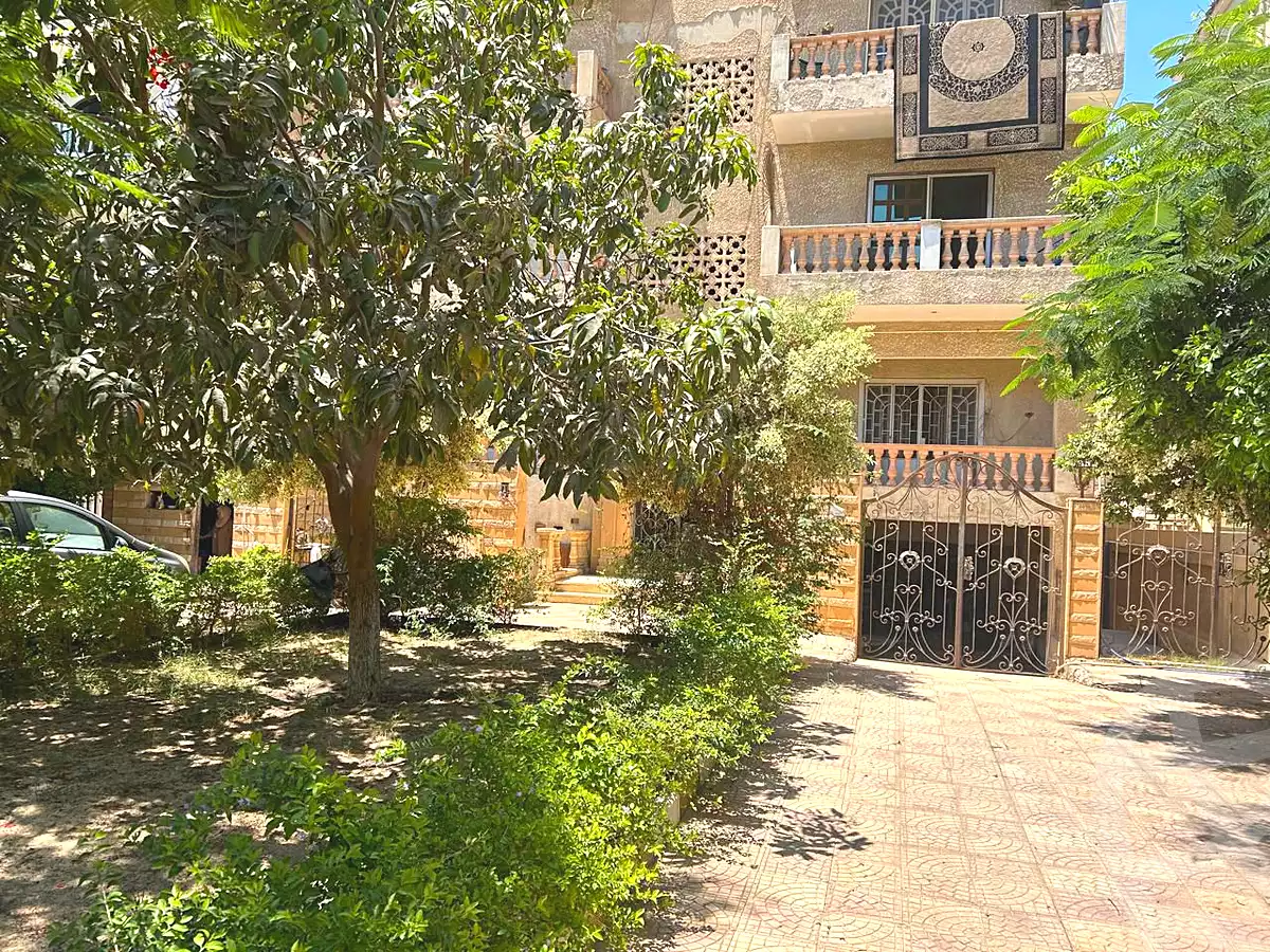 https://aqarmap.com.eg/ar/listing/6783669-for-sale-cairo-6th-of-october-el-ahyaa-neighborhood-1st-eighth-neighborhood