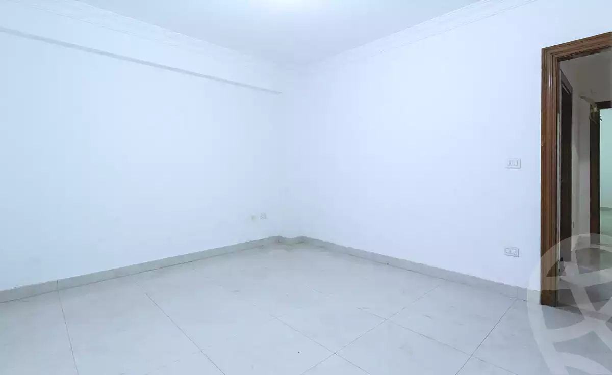 https://aqarmap.com.eg/en/listing/6784225-for-sale-alexandria-camp-cesar-port-said-street