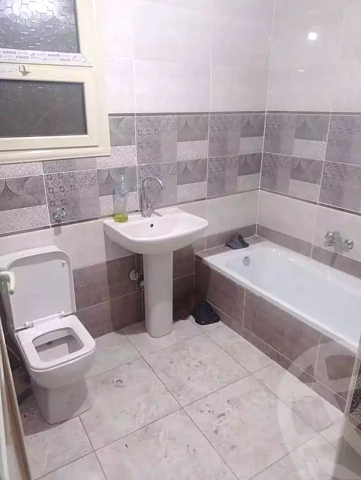 https://aqarmap.com.eg/en/listing/6784264-for-rent-alexandria-l-jmy-lbytsh-el-hay-st