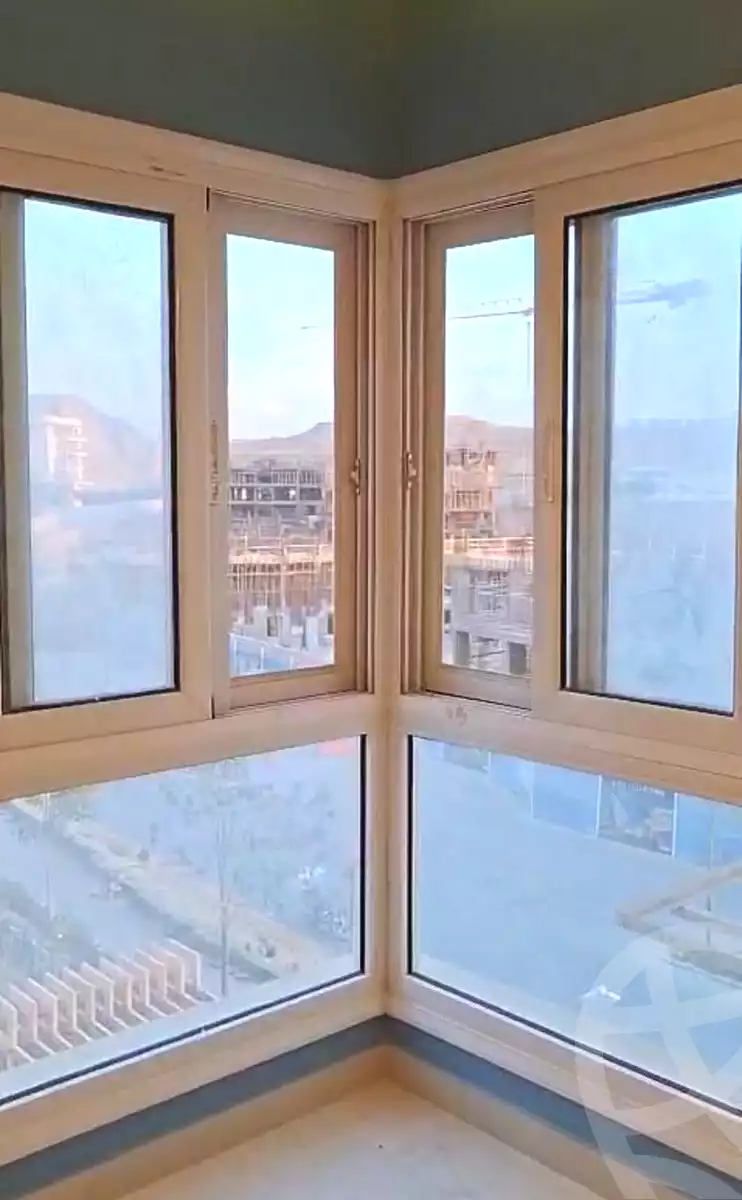 https://aqarmap.com.eg/ar/listing/6784855-for-rent-cairo-new-cairo-compounds-mwntn-fyw-y-syty-club-park-mountain-view-icity