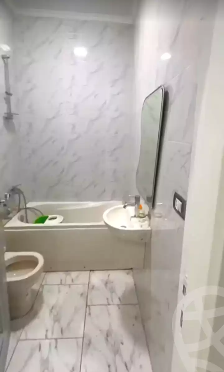 https://aqarmap.com.eg/ar/listing/6785557-for-sale-cairo-ljyz-shareaa-morad  charel degol