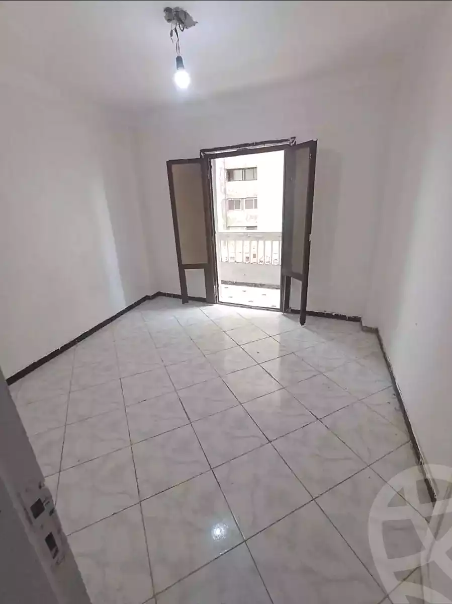 https://aqarmap.com.eg/ar/listing/6789251-for-sale-alexandria-sydy-bshr-sydy-bshr-bhry-shr-khld-bn-lwlyd