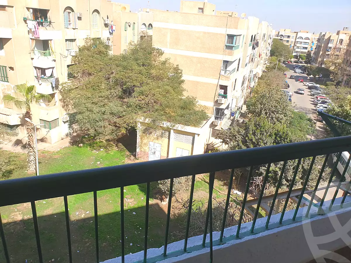 https://aqarmap.com.eg/en/listing/6796473-for-sale-cairo-6th-of-october-el-ahyaa-neighborhood-1st-al-maahad