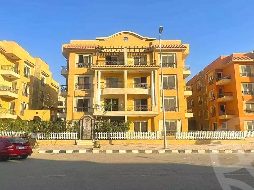 https://aqarmap.com.eg/en/listing/6799242-for-sale-cairo-el-sheikh-zayed-city-compounds-el-khamayel