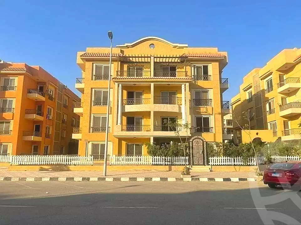 https://aqarmap.com.eg/ar/listing/6799255-for-sale-cairo-el-sheikh-zayed-city-compounds-el-khamayel