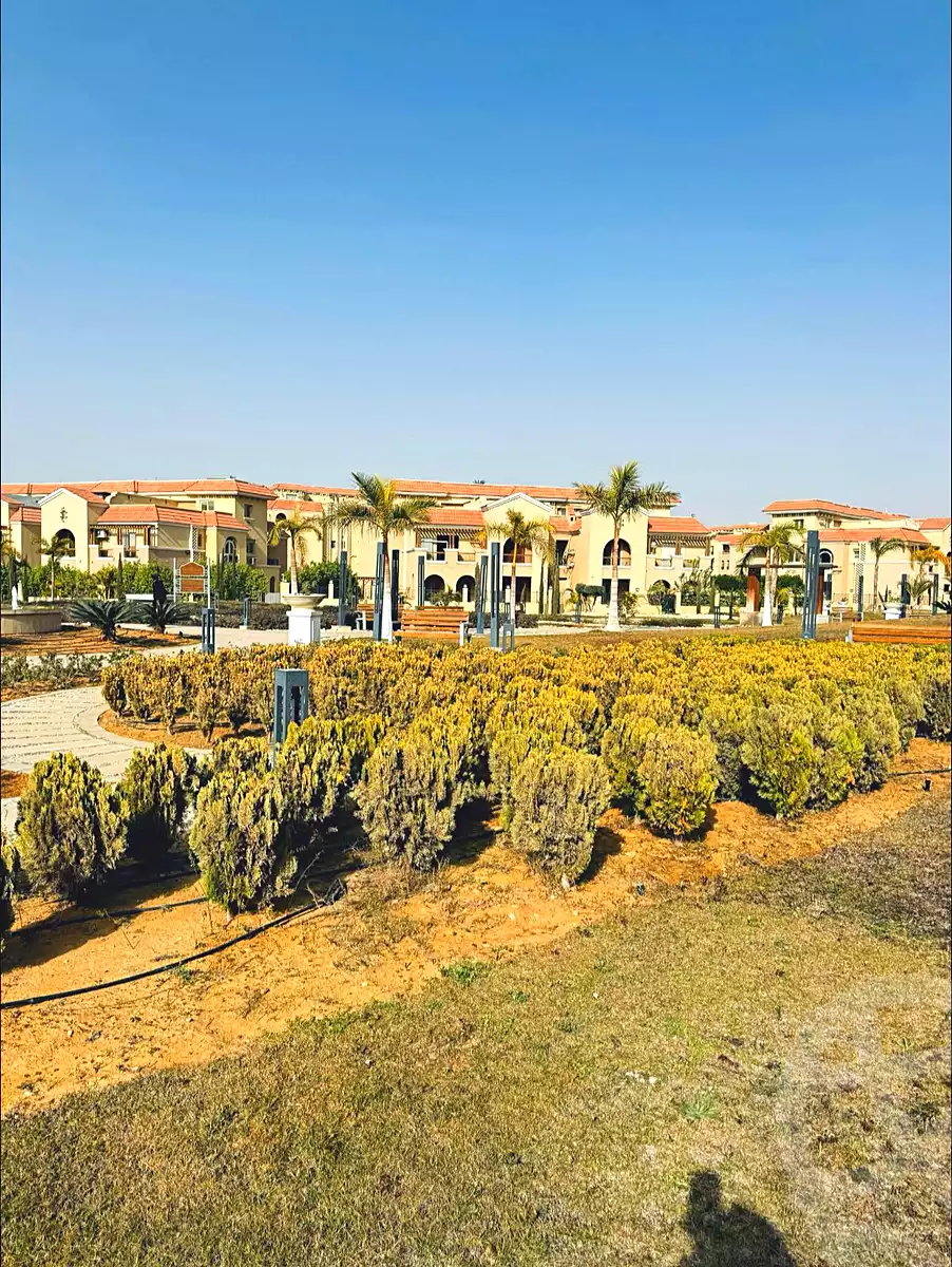 https://aqarmap.com.eg/ar/listing/6799195-for-sale-cairo-el-shorouk-compounds-yfy-ryzydns