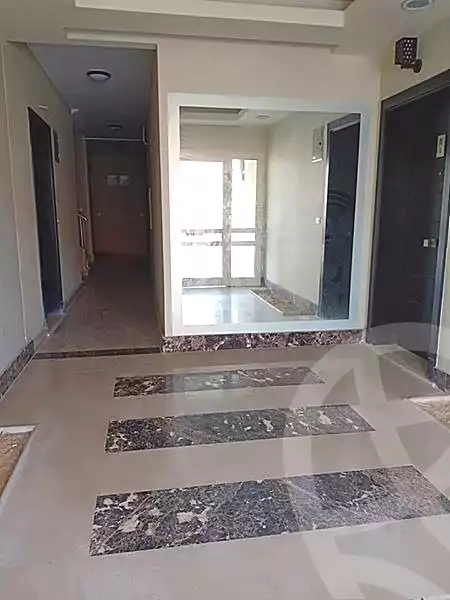 https://aqarmap.com.eg/en/listing/6800789-for-sale-cairo-el-sheikh-zayed-city-compounds-dh-drys