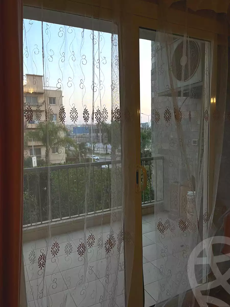 https://aqarmap.com.eg/en/listing/6800885-for-rent-cairo-el-sheikh-zayed-city-compounds-dh-drys