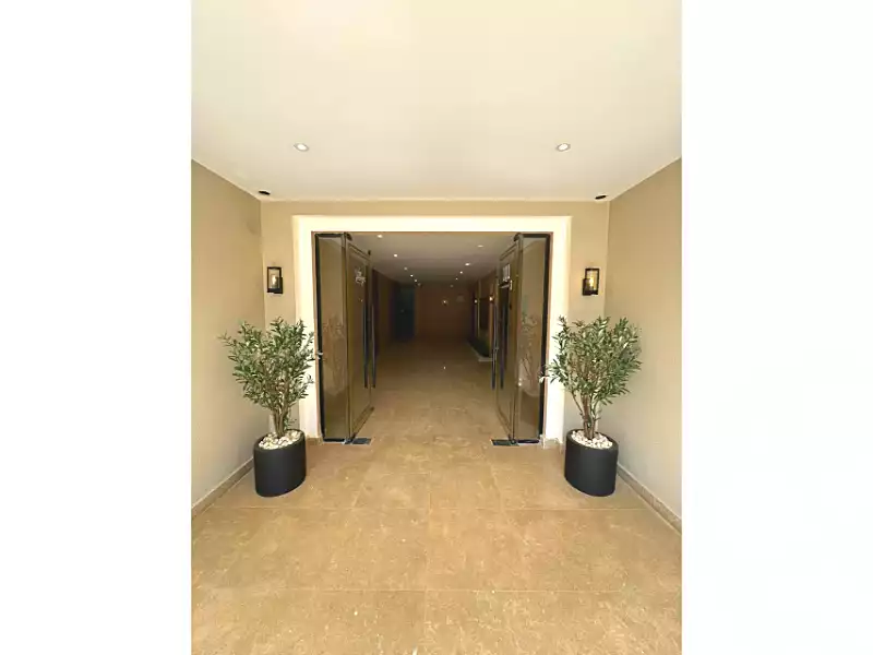 https://aqarmap.com.eg/ar/listing/6801181-for-sale-cairo-el-sheikh-zayed-city-compounds-kmbwnd-fyldj-wyst-dr-llttwyr