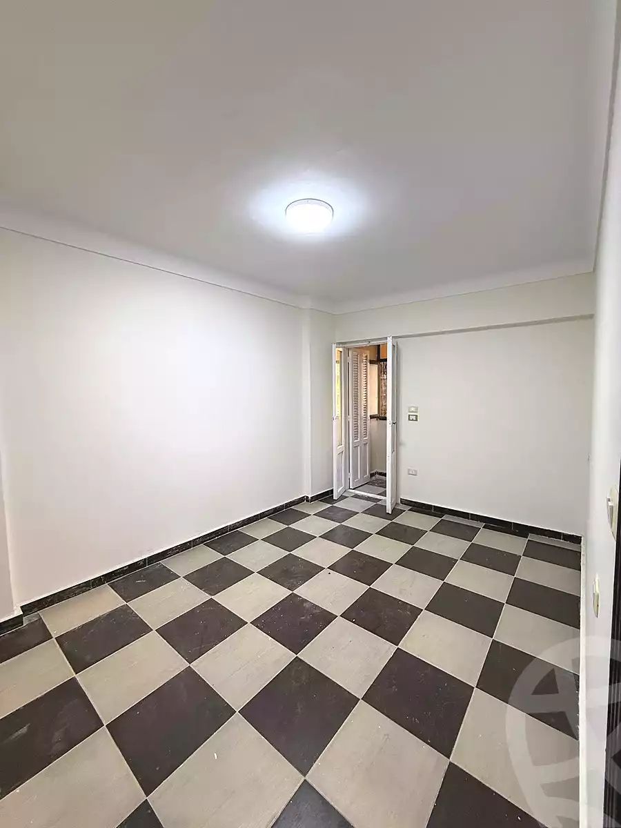 https://aqarmap.com.eg/ar/listing/6805009-for-sale-alexandria-sydy-bshr-sydy-bshr-bhry-shr-mhmd-njyb