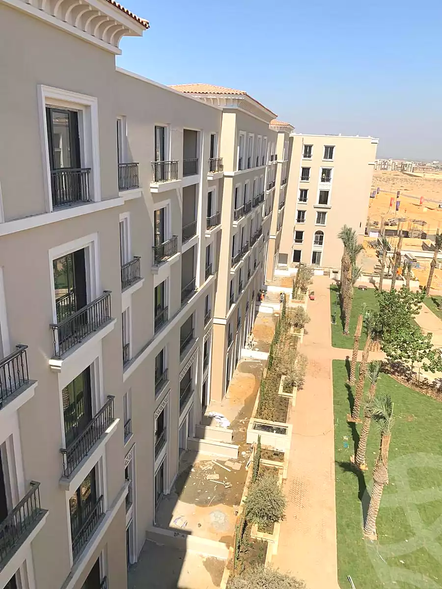 https://aqarmap.com.eg/ar/listing/6805689-for-sale-cairo-el-sheikh-zayed-city-compounds-kmbwnd-fyldj-wyst-dr-llttwyr