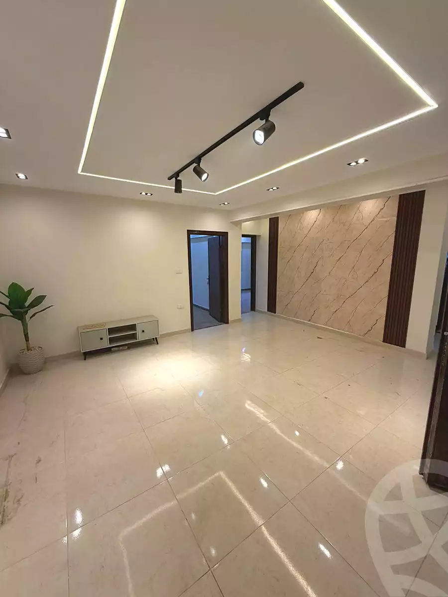 https://aqarmap.com.eg/ar/listing/6806767-for-sale-cairo-6th-of-october-el-ahyaa-neighborhood-3rd-street-9