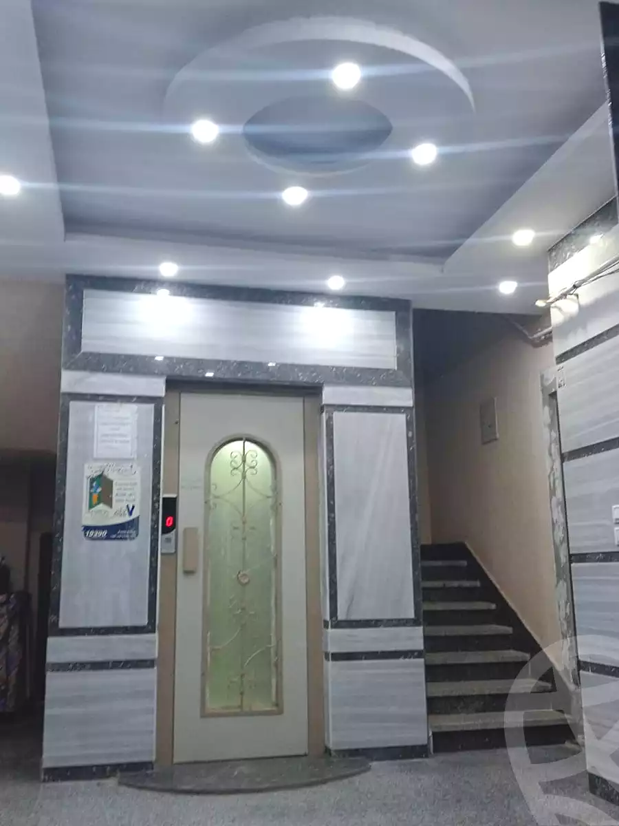 https://aqarmap.com.eg/ar/listing/6806943-for-sale-cairo-6th-of-october-el-ahyaa-neighborhood-3rd-al-hay-al-thalith-st