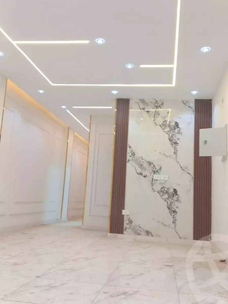 https://aqarmap.com.eg/ar/listing/6806943-for-sale-cairo-6th-of-october-el-ahyaa-neighborhood-3rd-al-hay-al-thalith-st