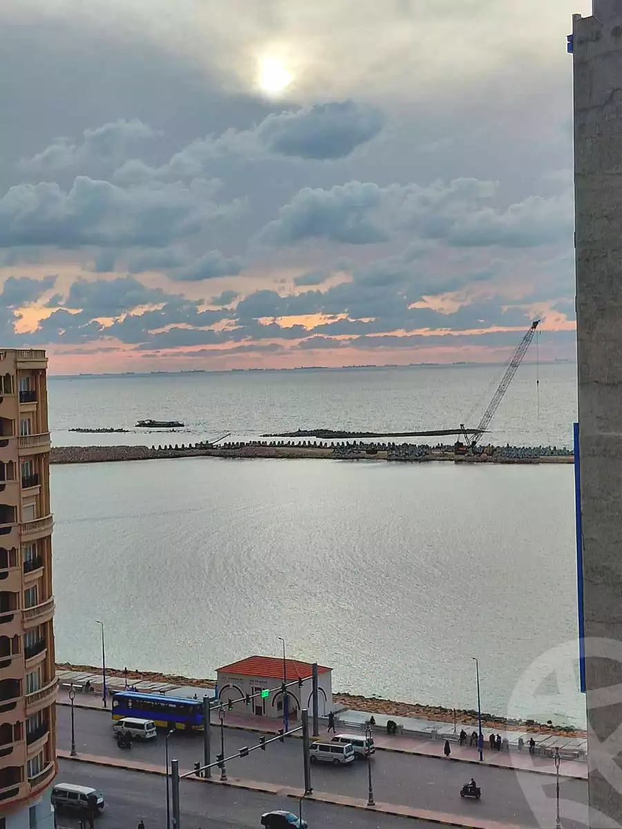 https://aqarmap.com.eg/ar/listing/6807668-for-sale-alexandria-sydy-bshr-sydy-bshr-bhry-khalil-hamada-st