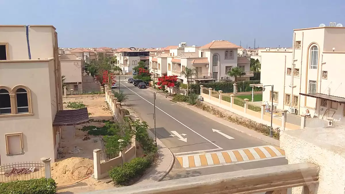 https://aqarmap.com.eg/ar/listing/6808281-for-sale-cairo-el-sheikh-zayed-city-compounds-greens