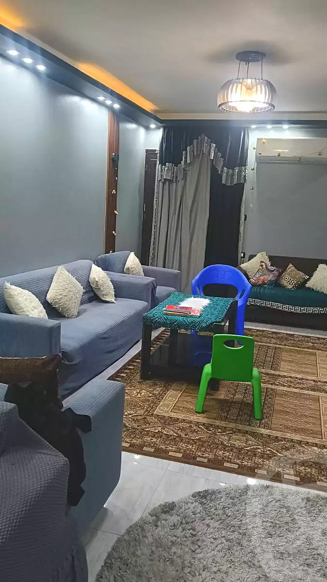 https://aqarmap.com.eg/en/listing/6810001-for-sale-cairo-helwan-ahmed-enci-st