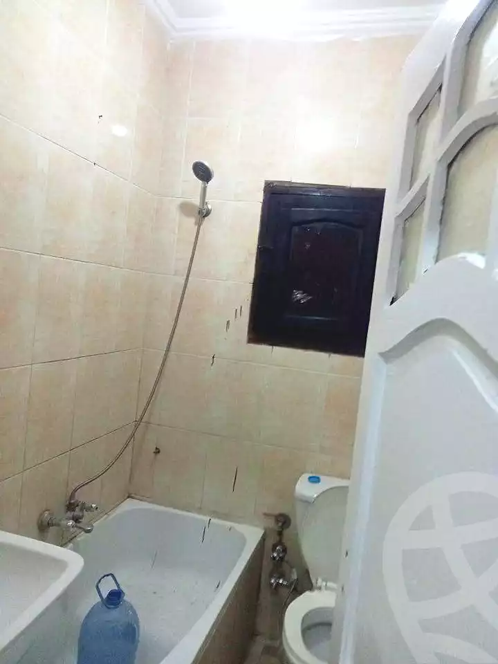 https://aqarmap.com.eg/ar/listing/6810429-for-sale-alexandria-l-jmy-lbytsh-el-saleheen-mosque-st