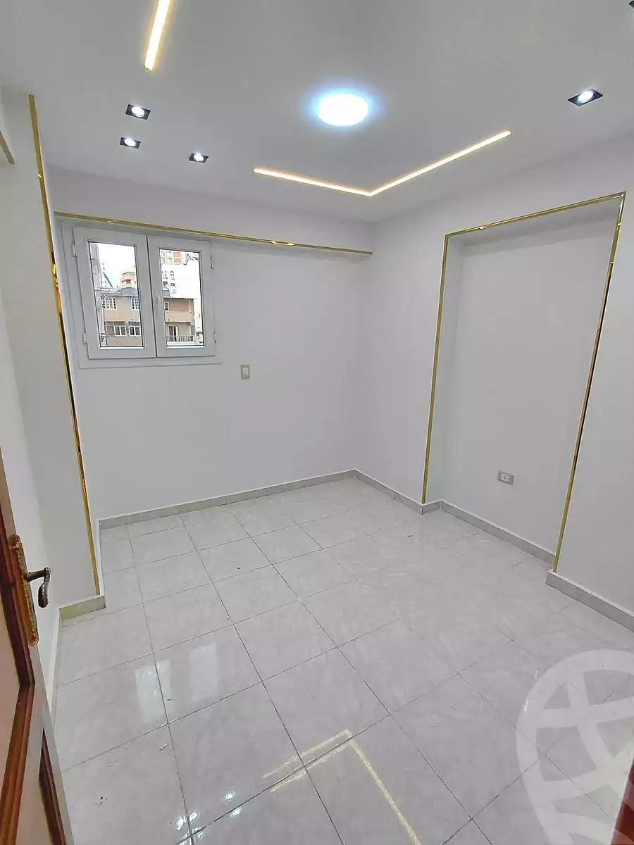 https://aqarmap.com.eg/ar/listing/6811470-for-sale-alexandria-sydy-bshr-sydy-bshr-bhry-shr-mhmwd-l-yswy