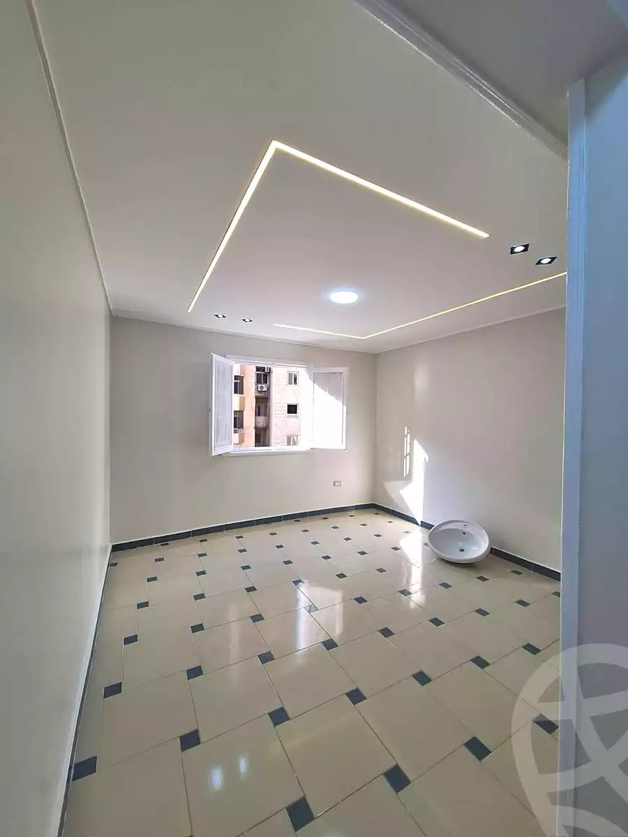 https://aqarmap.com.eg/ar/listing/6811481-for-sale-alexandria-sydy-bshr-sydy-bshr-bhry-shr-mhmwd-l-yswy
