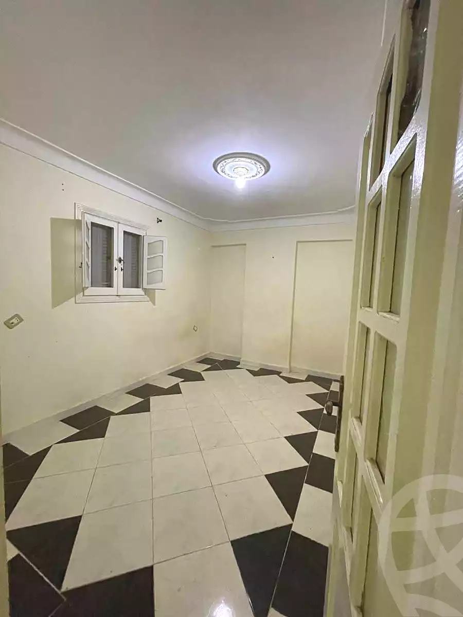 https://aqarmap.com.eg/ar/listing/6813156-for-sale-alexandria-new-miami-street-10
