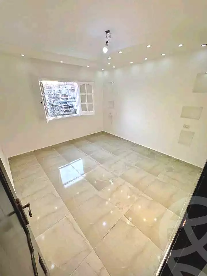 https://aqarmap.com.eg/ar/listing/6813842-for-sale-alexandria-sydy-bshr-sydy-bshr-bhry-gamal-abd-el-nasir-st