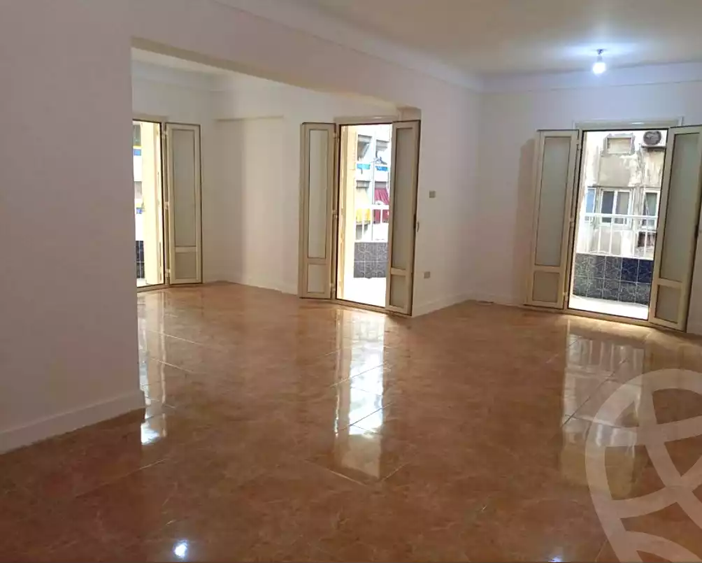 https://aqarmap.com.eg/ar/listing/6816075-for-sale-alexandria-el-asafra-l-sfr-bhry