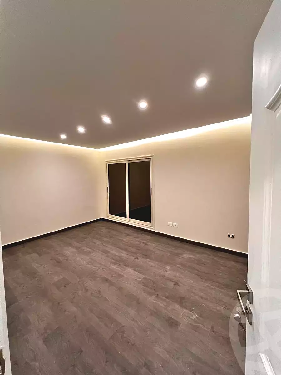 https://aqarmap.com.eg/en/listing/6816811-for-sale-cairo-new-cairo-first-settlement-mhwr-mstfy-kml