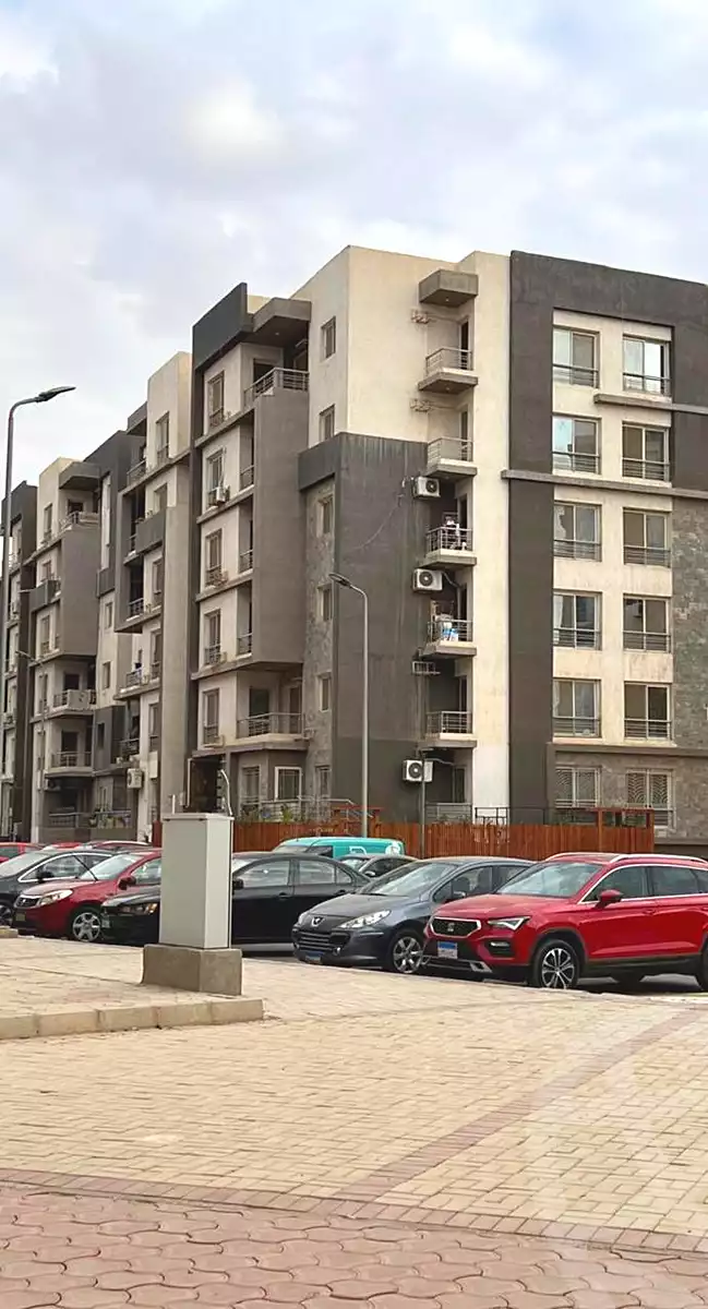 https://aqarmap.com.eg/en/listing/6816811-for-sale-cairo-new-cairo-first-settlement-mhwr-mstfy-kml