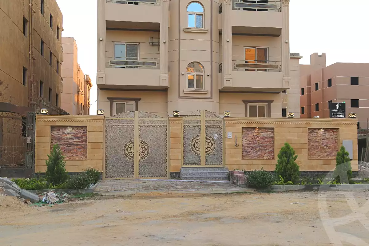 https://aqarmap.com.eg/ar/listing/6818547-for-sale-cairo-6th-of-october-el-tawsaat-el-shamalya-hy-2000-qt